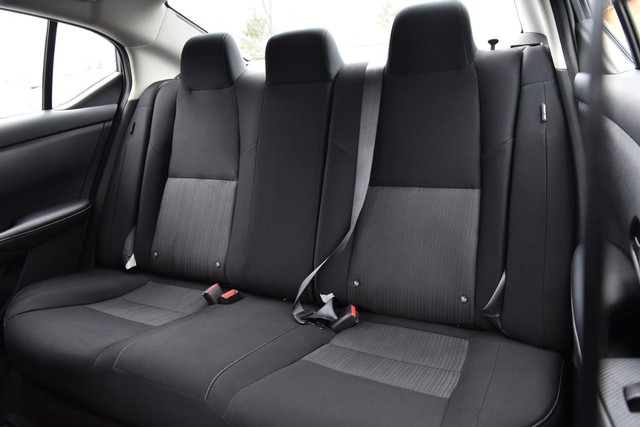 Nissan Sentra Vehicle Image 21