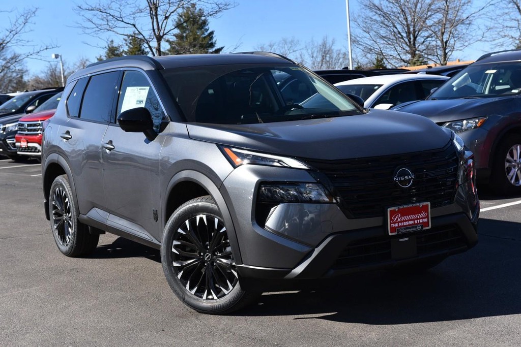 Nissan Rogue Vehicle Image 02