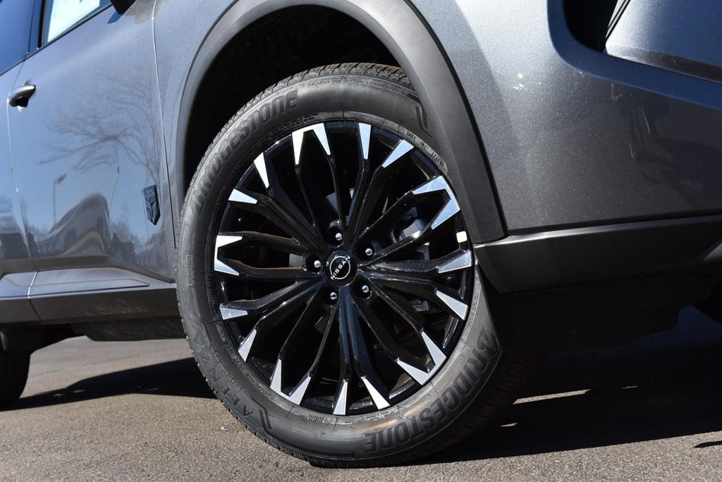 Nissan Rogue Vehicle Image 03