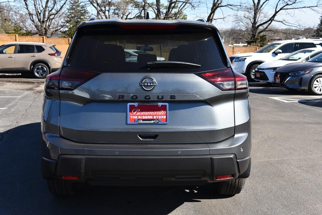 Nissan Rogue Vehicle Image 06