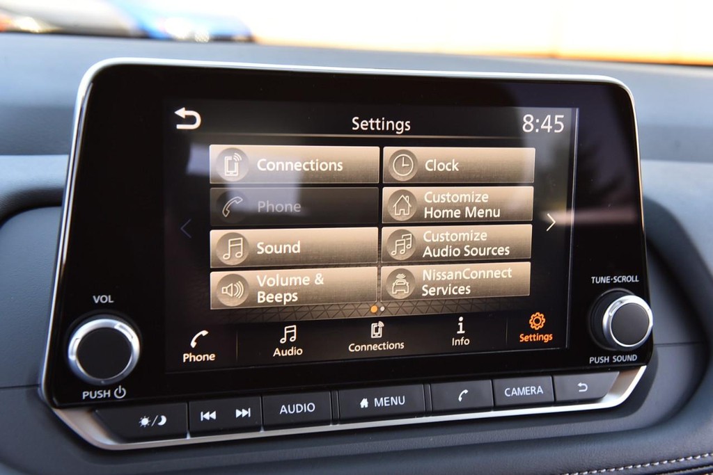 Nissan Rogue Vehicle Image 17