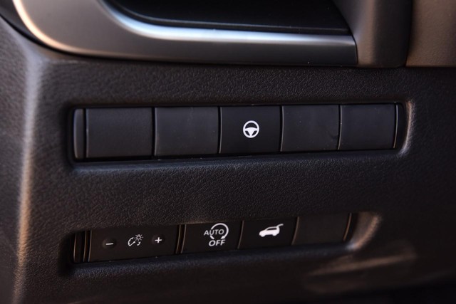 Nissan Rogue Vehicle Image 11