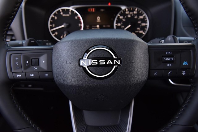 Nissan Rogue Vehicle Image 21