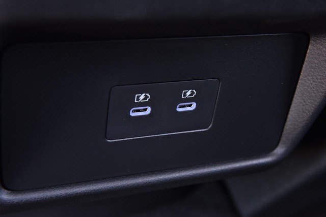 Nissan Rogue Vehicle Image 27