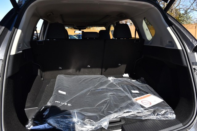 Nissan Rogue Vehicle Image 28