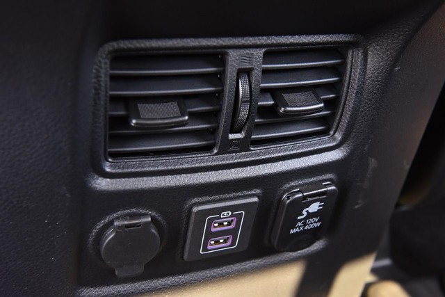 Nissan Titan Vehicle Image 27