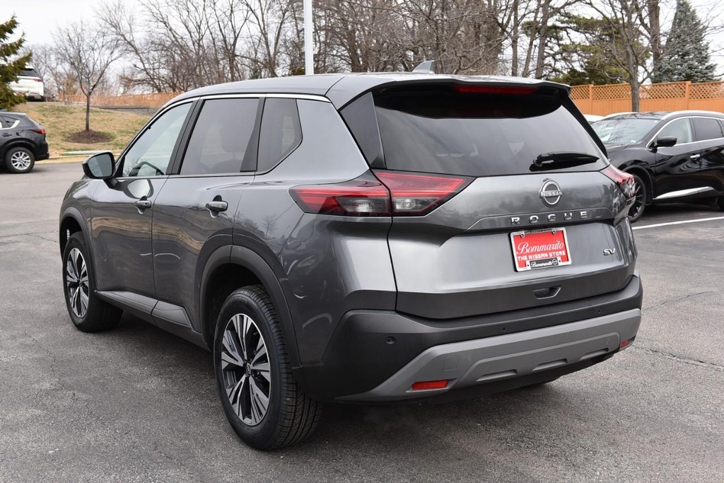 Nissan Rogue Vehicle Full-screen Gallery Image 7