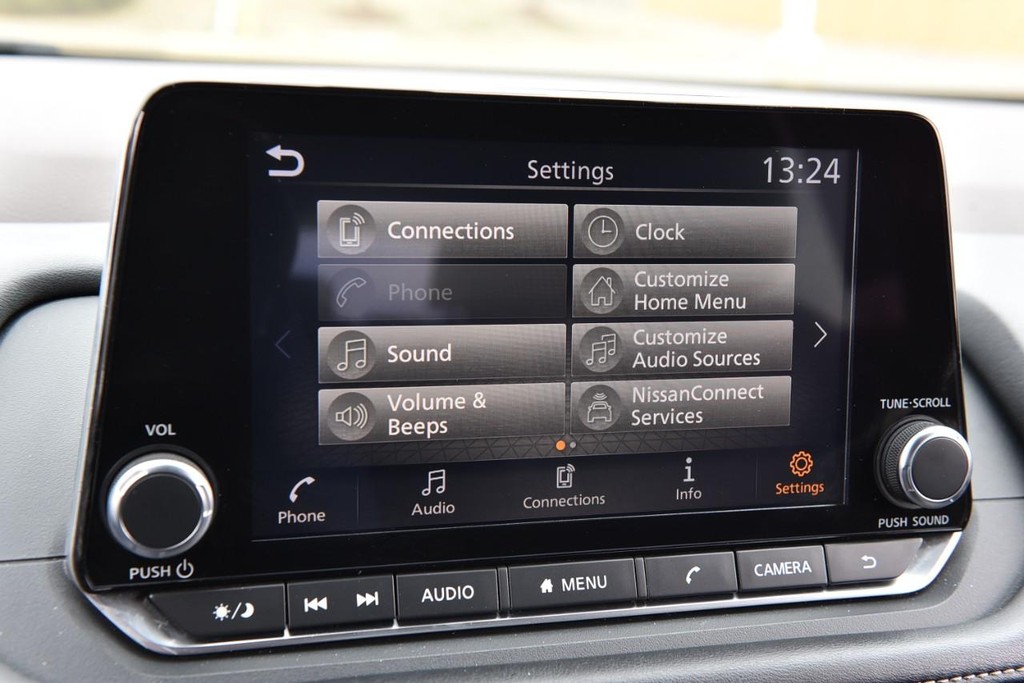 Nissan Rogue Vehicle Full-screen Gallery Image 14