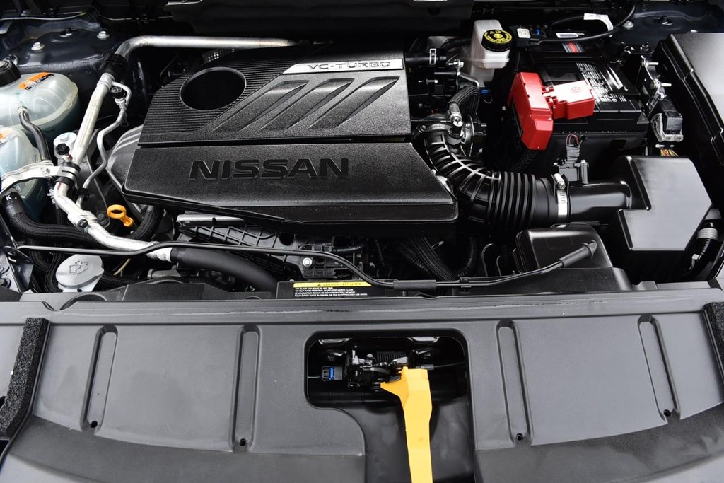 Nissan Rogue Vehicle Full-screen Gallery Image 25
