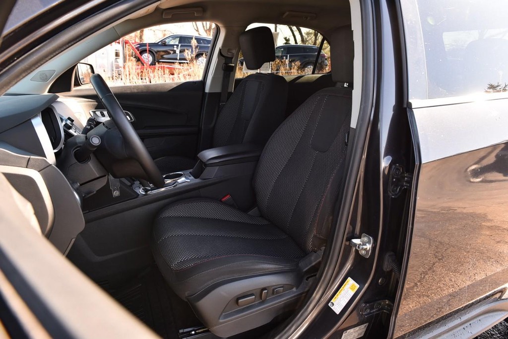 Chevrolet Equinox Vehicle Image 16