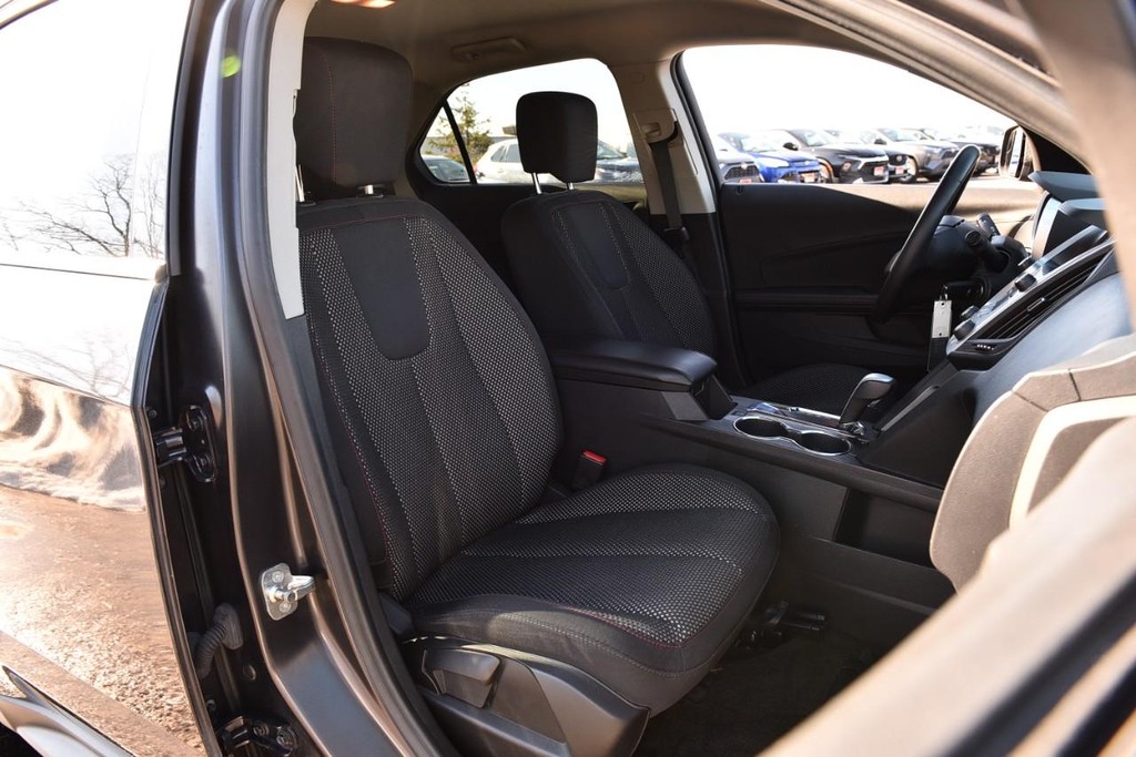 Chevrolet Equinox Vehicle Image 17