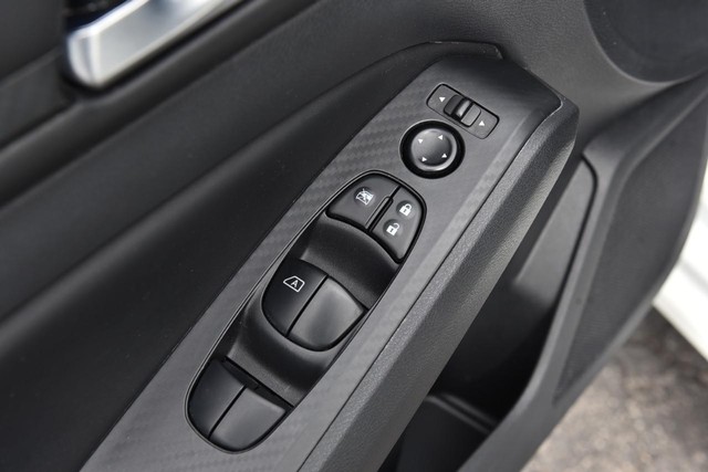 Nissan Altima Vehicle Image 09