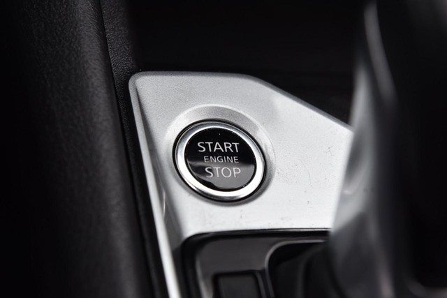 Nissan Altima Vehicle Image 17