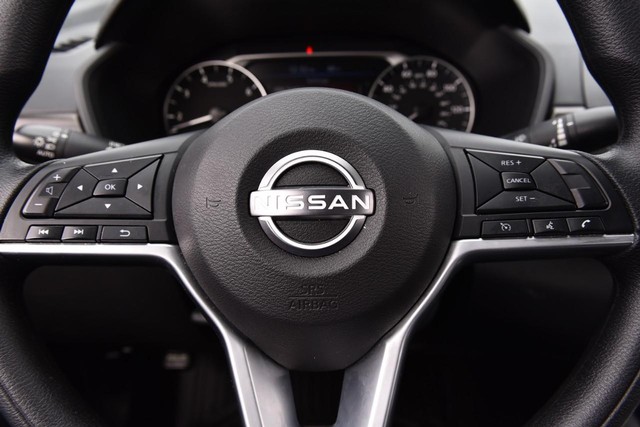 Nissan Altima Vehicle Image 18