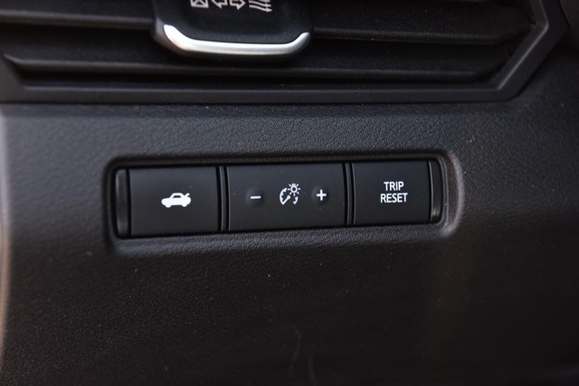 Nissan Altima Vehicle Image 11