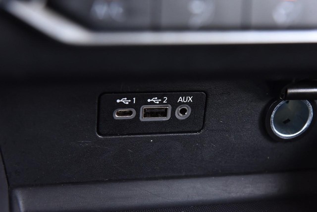 Nissan Altima Vehicle Image 16