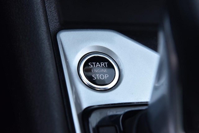 Nissan Altima Vehicle Image 17