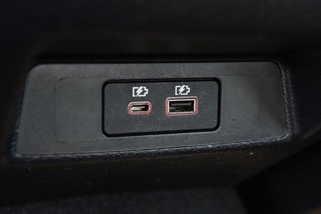 Nissan Altima Vehicle Image 22