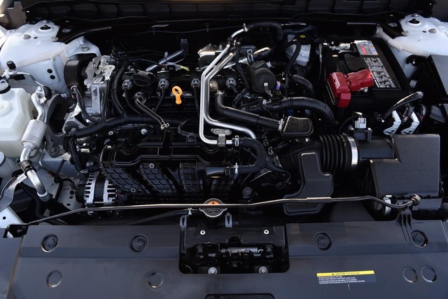 Nissan Altima Vehicle Image 24