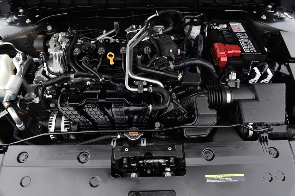 Nissan Altima Vehicle Full-screen Gallery Image 24