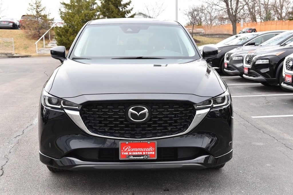 Mazda CX-5 Vehicle Full-screen Gallery Image 4