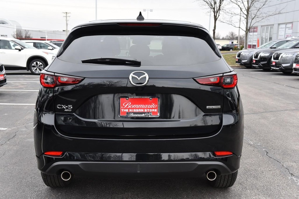 Mazda CX-5 Vehicle Full-screen Gallery Image 6