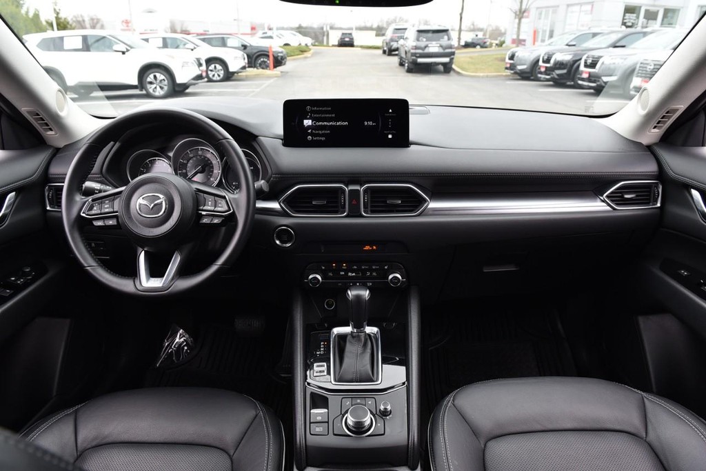 Mazda CX-5 Vehicle Full-screen Gallery Image 8