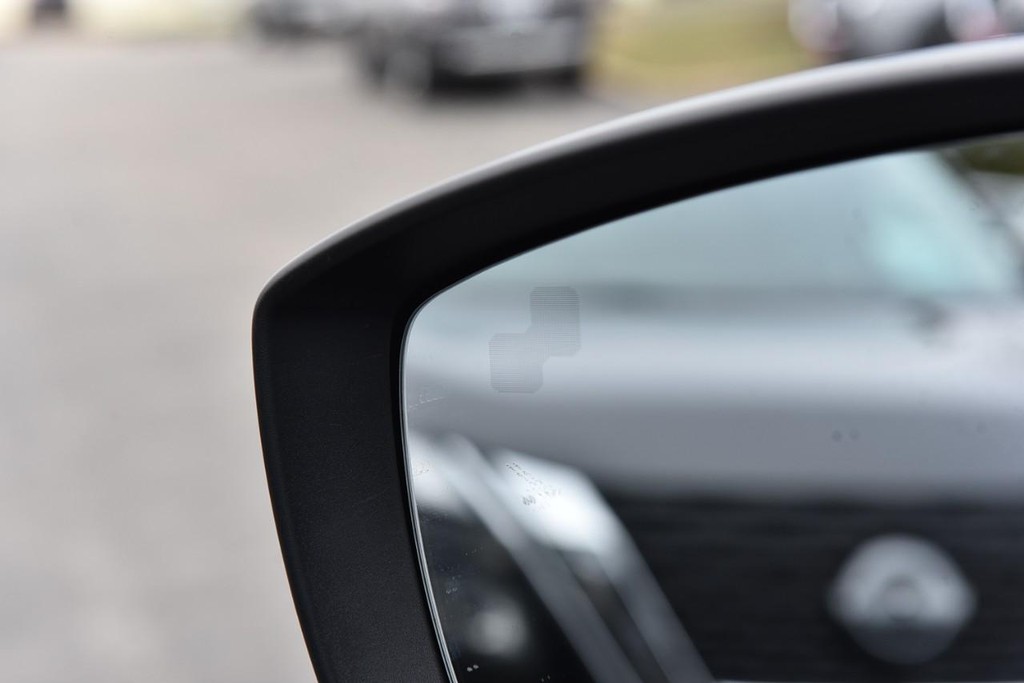 Mazda CX-5 Vehicle Full-screen Gallery Image 10