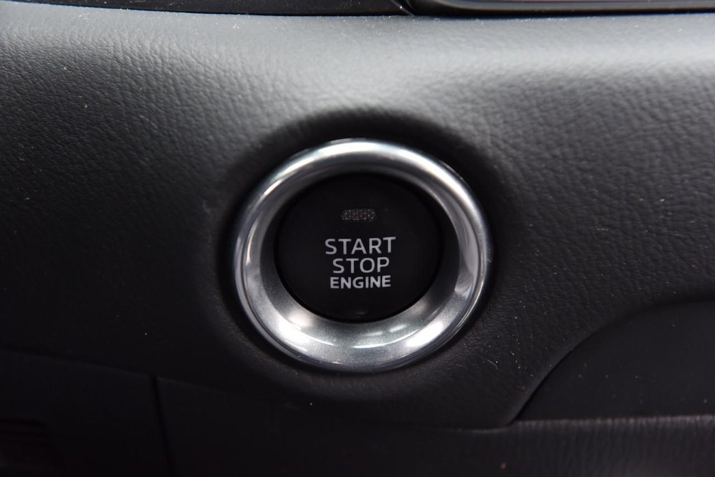 Mazda CX-5 Vehicle Full-screen Gallery Image 15