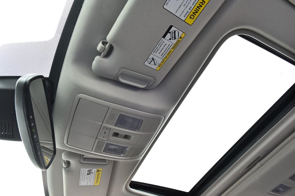 Mazda CX-5 Vehicle Full-screen Gallery Image 22