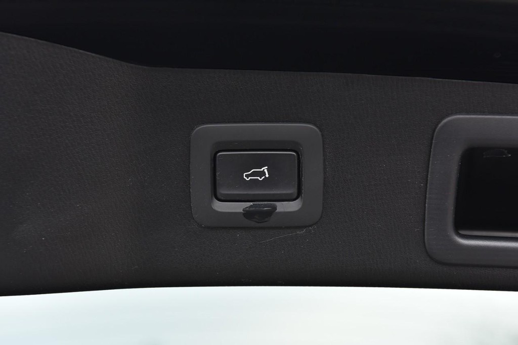 Mazda CX-5 Vehicle Full-screen Gallery Image 26