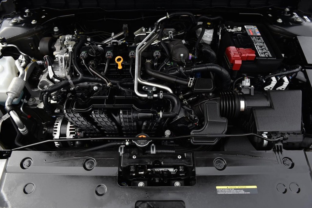 Nissan Altima Vehicle Full-screen Gallery Image 24