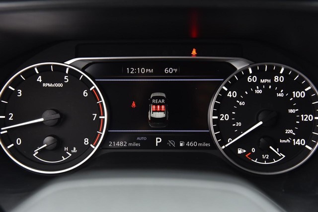 Nissan Rogue Vehicle Image 12