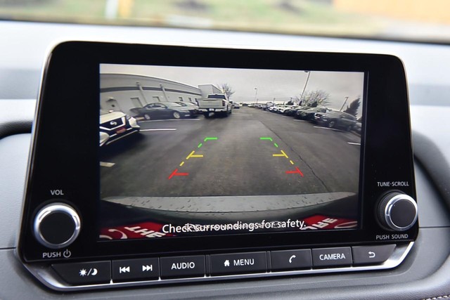 Nissan Rogue Vehicle Image 13