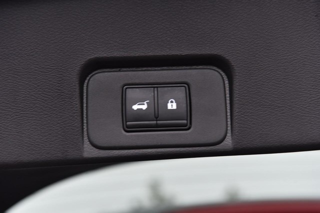 Nissan Rogue Vehicle Image 25