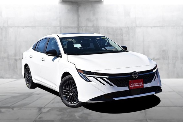 Nissan Sentra Vehicle Image 02