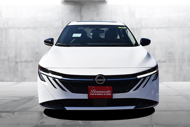 Nissan Sentra Vehicle Image 04