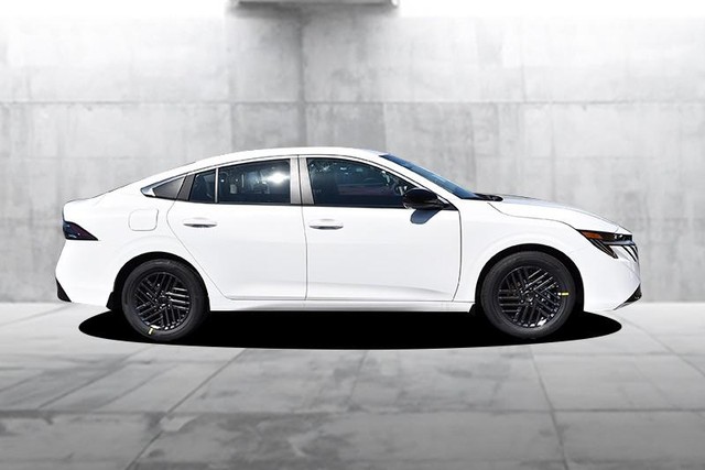 Nissan Sentra Vehicle Image 05