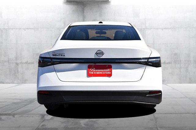 Nissan Sentra Vehicle Image 06