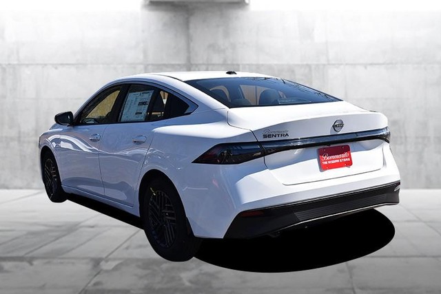 Nissan Sentra Vehicle Image 07