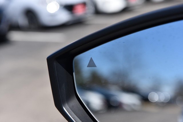 Nissan Sentra Vehicle Image 10