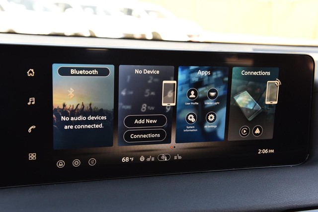 Nissan Sentra Vehicle Image 14