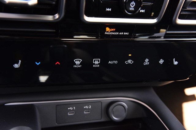 Nissan Sentra Vehicle Image 16