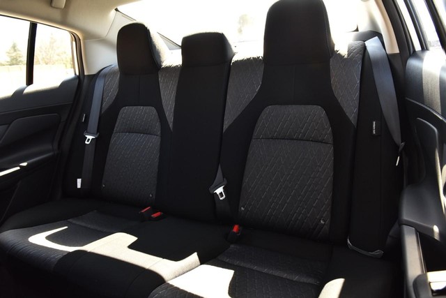 Nissan Sentra Vehicle Image 24