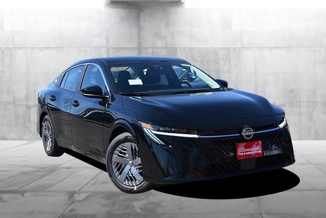 Nissan Sentra Vehicle Image 02