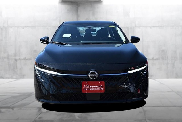 Nissan Sentra Vehicle Image 04