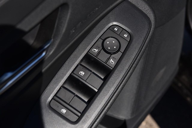 Nissan Sentra Vehicle Image 09