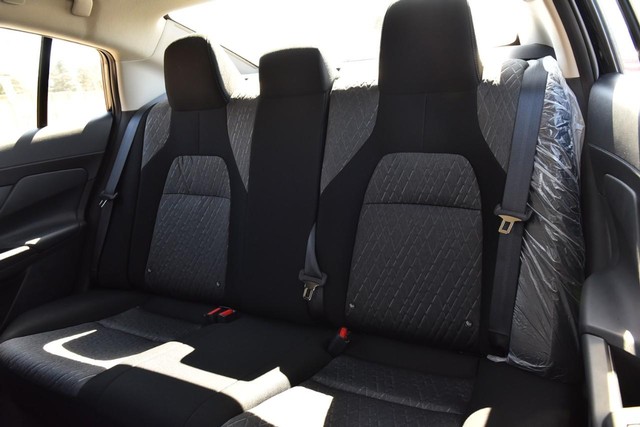 Nissan Sentra Vehicle Image 23