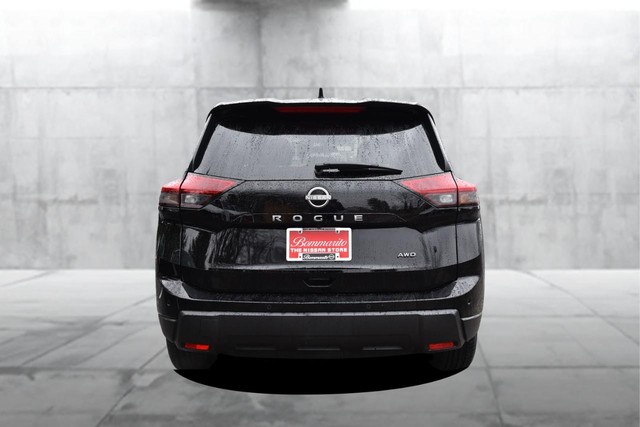 Nissan Rogue Vehicle Image 06