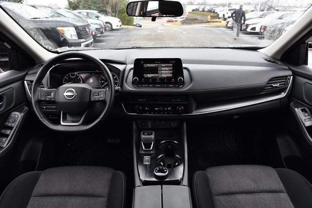 Nissan Rogue Vehicle Image 08